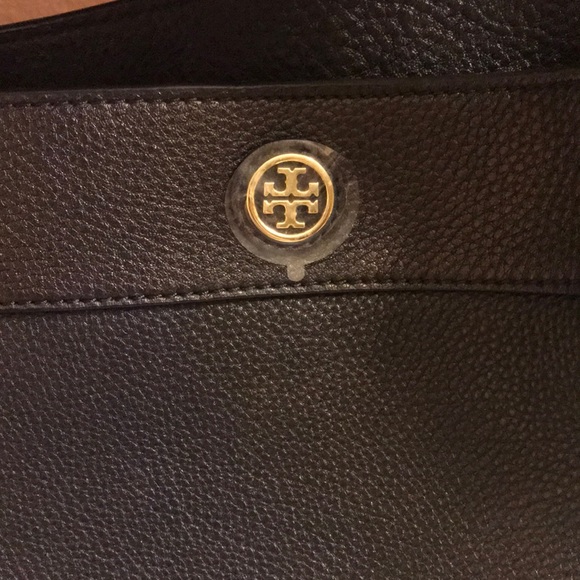 SOLD Tory Burch Robinson Pebbled Hobo - Picture 4 of 8